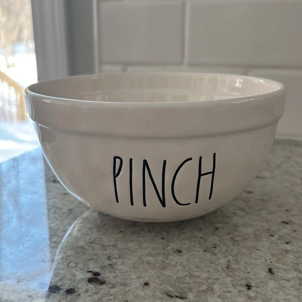 Rae Dunn Artisan Collection “Pinch” bowl